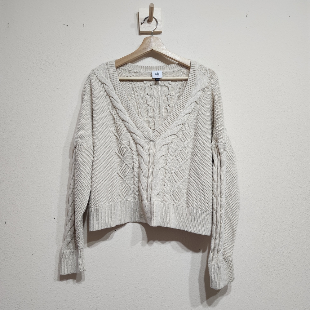 CAbi Cream V-Neck Crop Cable Knit Sweater Large